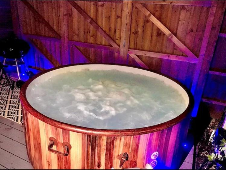 Elkstone Studio Private Hottub Pet Friendly Malvern Exterior foto
